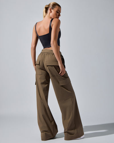 Ava Pant [Safari]