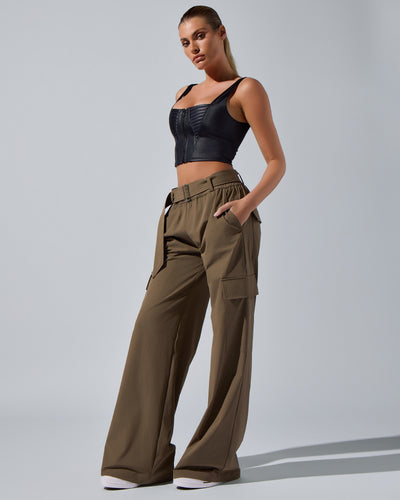 Ava Pant [Safari]