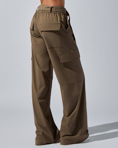Ava Pant [Safari]
